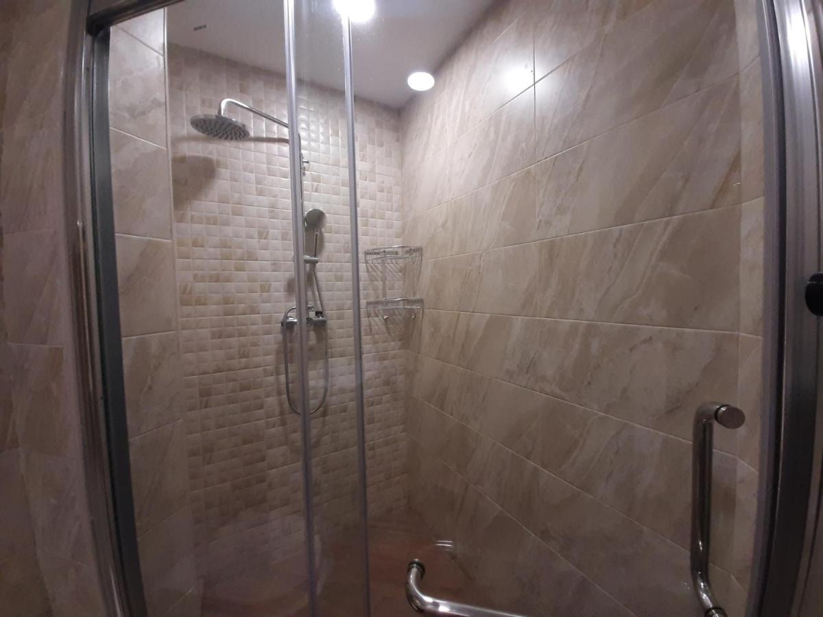 Pride Properties Welcomes You At 17 Buzant St 11-166 Yerevan Armenia Extérieur photo