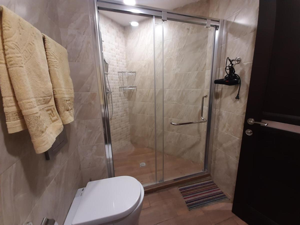 Pride Properties Welcomes You At 17 Buzant St 11-166 Yerevan Armenia Extérieur photo