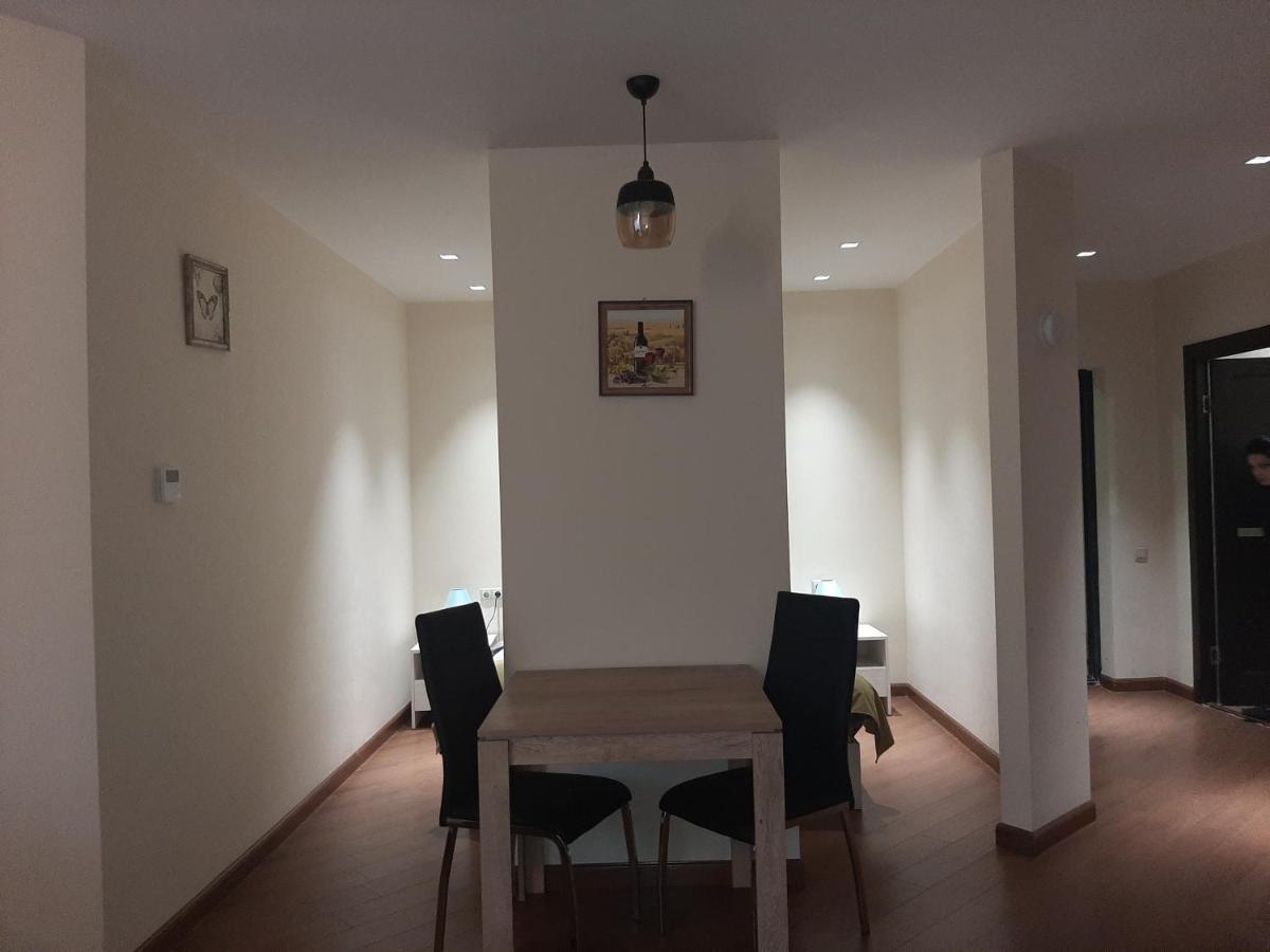 Pride Properties Welcomes You At 17 Buzant St 11-166 Yerevan Armenia Extérieur photo