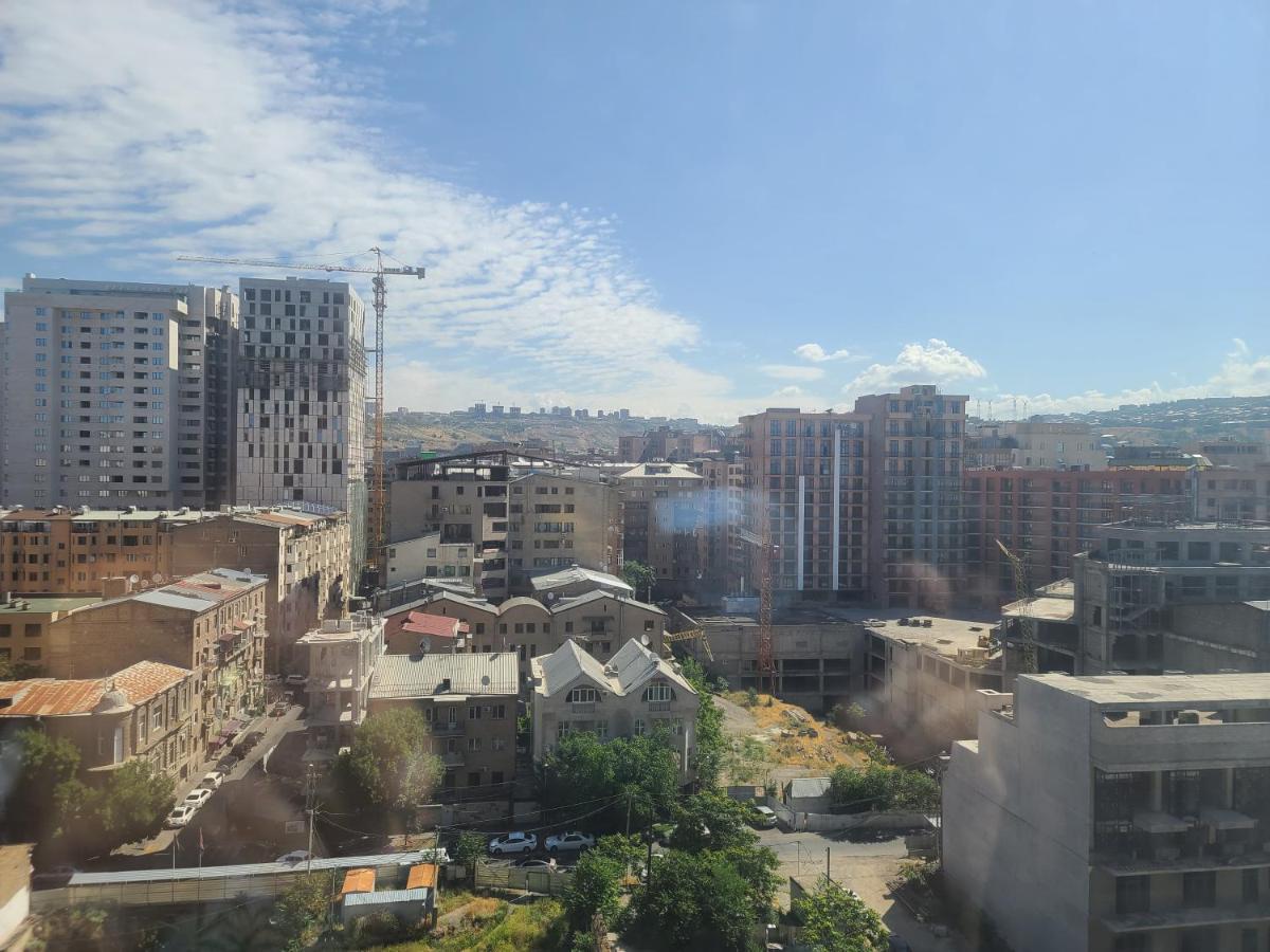 Pride Properties Welcomes You At 17 Buzant St 11-166 Yerevan Armenia Extérieur photo