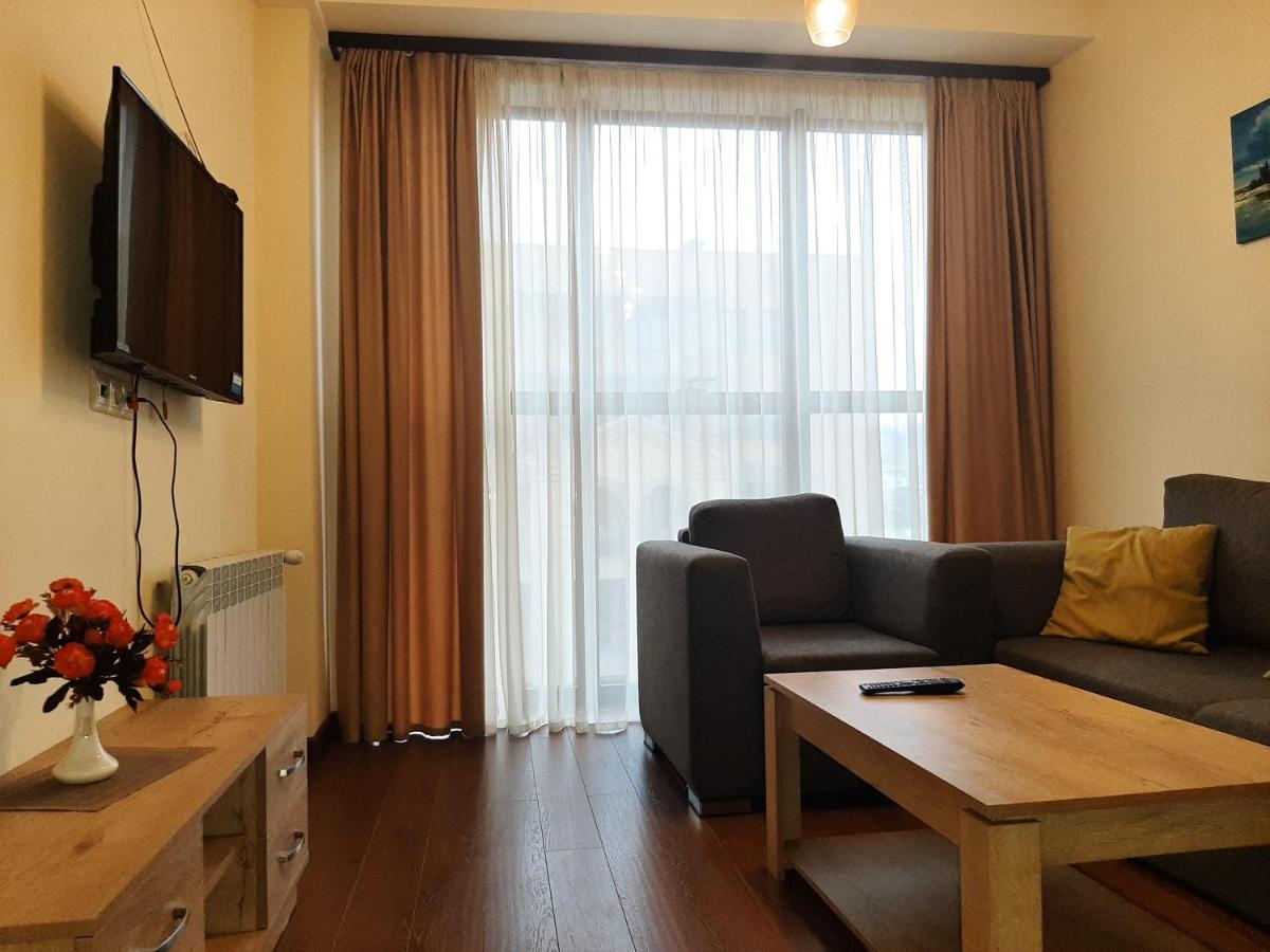 Pride Properties Welcomes You At 17 Buzant St 11-166 Yerevan Armenia Extérieur photo